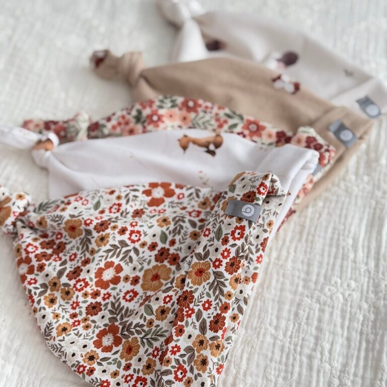 BALUCHON BONNET NOUVEAU-NÉ (0-3 MOIS) - MOTIF DE RENARD FLEURI 1882