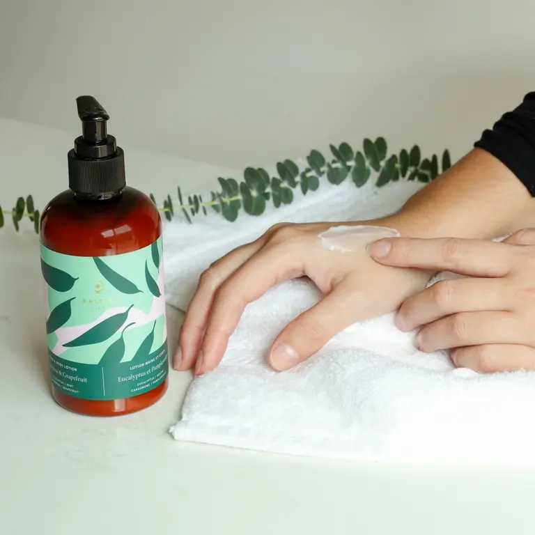 BALTIC CLUB LOTION POUR LES MAINS ET LE CORPS - EUCALYPTUS ET PAMPLEMOUSSE