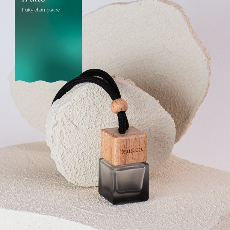 FEU & CO. DIFFUSEUR POUR LA VOITURE - CHAMPAGNE FRUITÉ