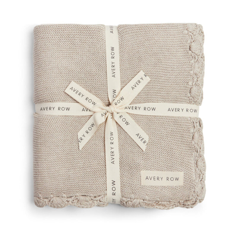 AVERY ROW COUVERTURE EN TRICOT FESTONNÉ - STONE