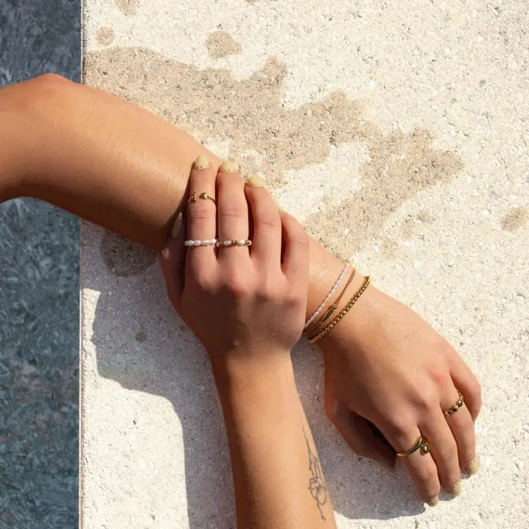 SUNNY SUNDAY BAGUE AJUSTABLE EN PERLES - PERLES MIXTES