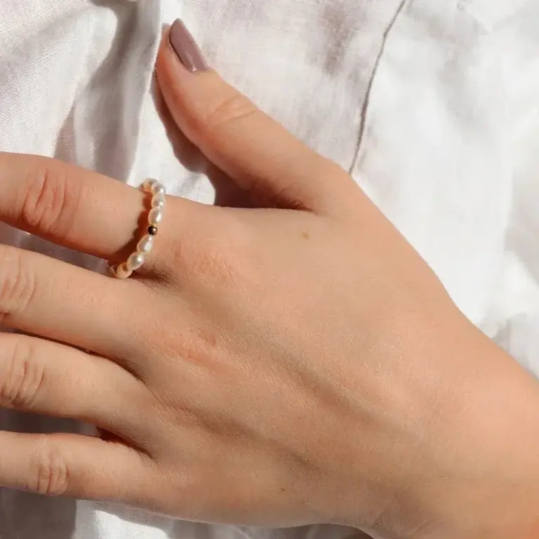 SUNNY SUNDAY BAGUE AJUSTABLE EN PERLES - PERLES SIMPLES