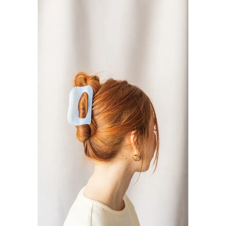GIBOU LUDI HAIR CLAW CLIP - SKY BLUE