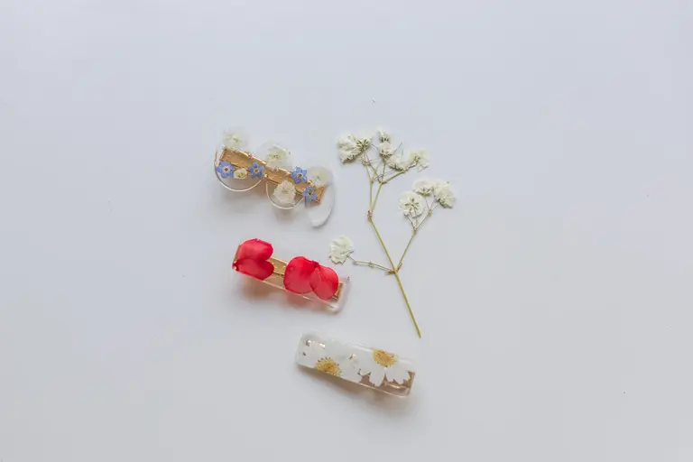 GIBOU BARRETTE DROITE AVEC FLEURS SÉCHÉES - MARGUERITE