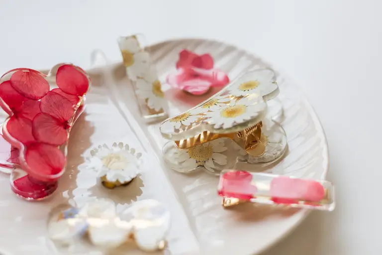 GIBOU PINCE À CHEVEUX NUAGE AVEC FLEURS SÉCHÉES - FLEUR ROUGE
