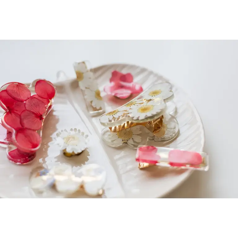GIBOU CLOUD HAIR CLIP WITH DRIED FLOWERS - DAISY