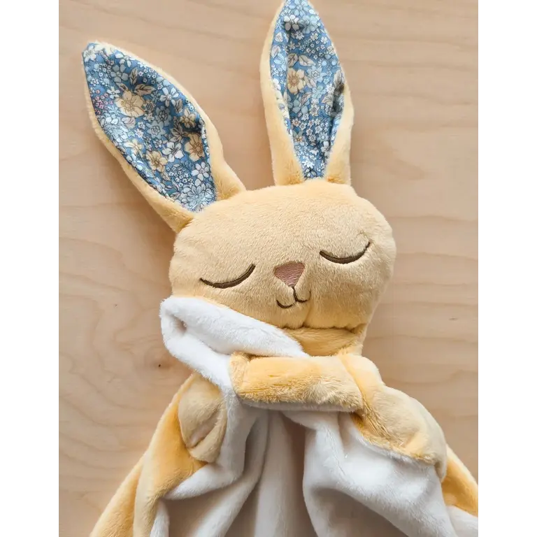 VEILLE SUR TOI DOUDOU LAPIN MARCEL ENDORMI - JAUNE FLEURI