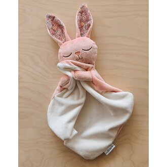 VEILLE SUR TOI DOUDOU LAPIN MARCEL ENDORMI - ROSE FLEURI