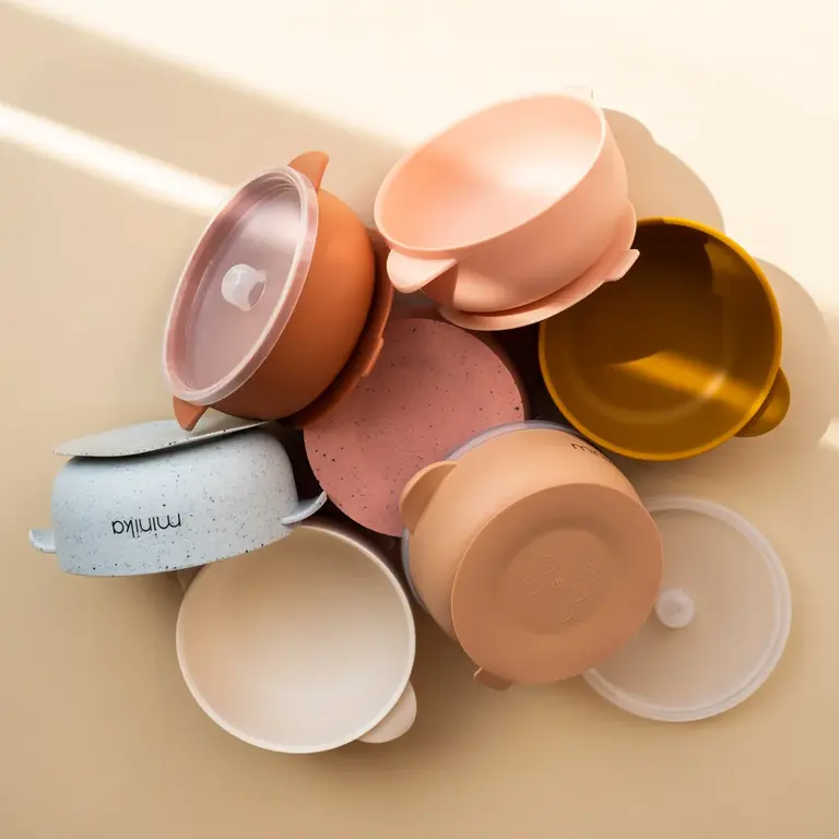 MINIKA BOL EN SILICONE AVEC COUVERCLE - SORBET