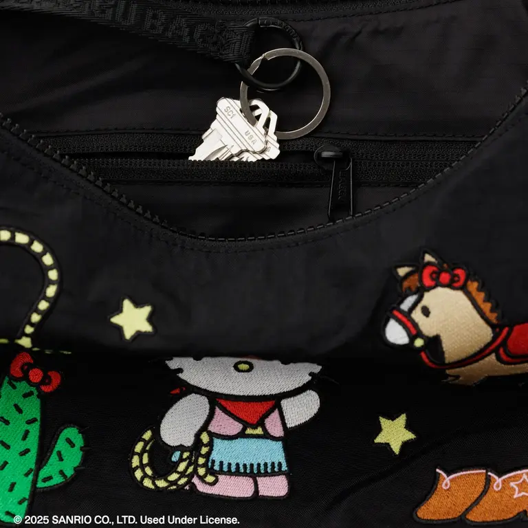 BAGGU SAC CROISSANT EN NYLON MOYEN - HELLO KITTY WESTERN