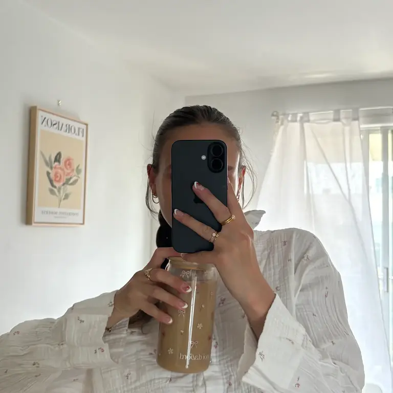MOI D'ABORD TUMBLER EN VERRE - FLEURS & BOUCLES