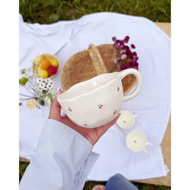 MOI D'ABORD TASSE - CERISETTE