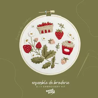 BRODÉ SERRÉ ENSEMBLE DE BRODERIE - FRAISES DU QUÉBEC