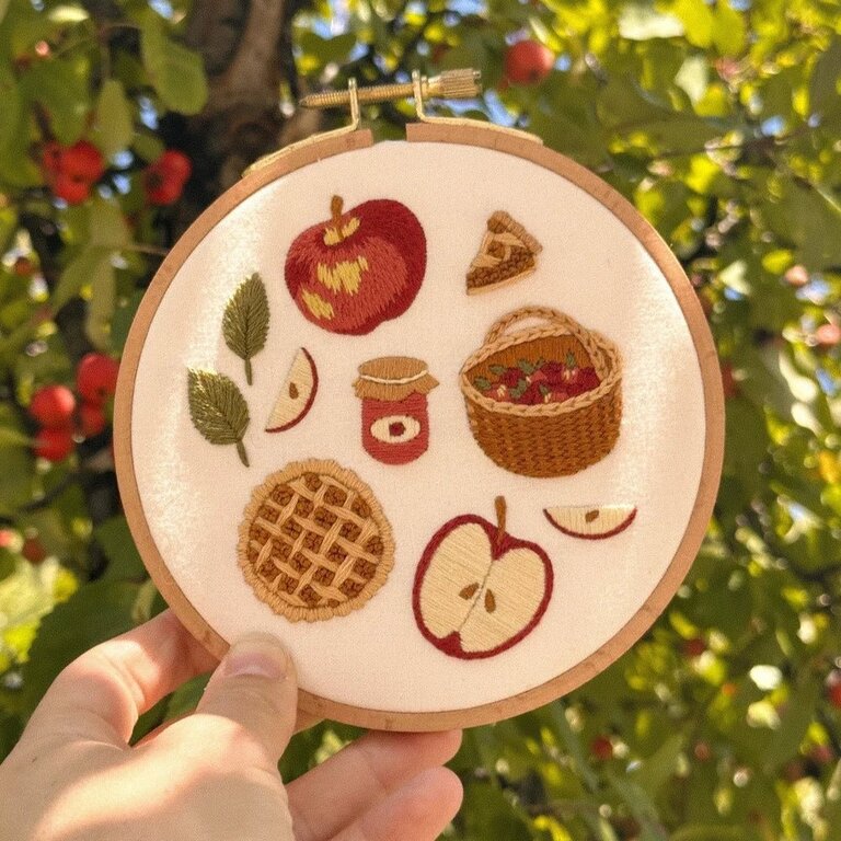 BRODÉ SERRÉ ENSEMBLE DE BRODERIE - LE TEMPS DES POMMES