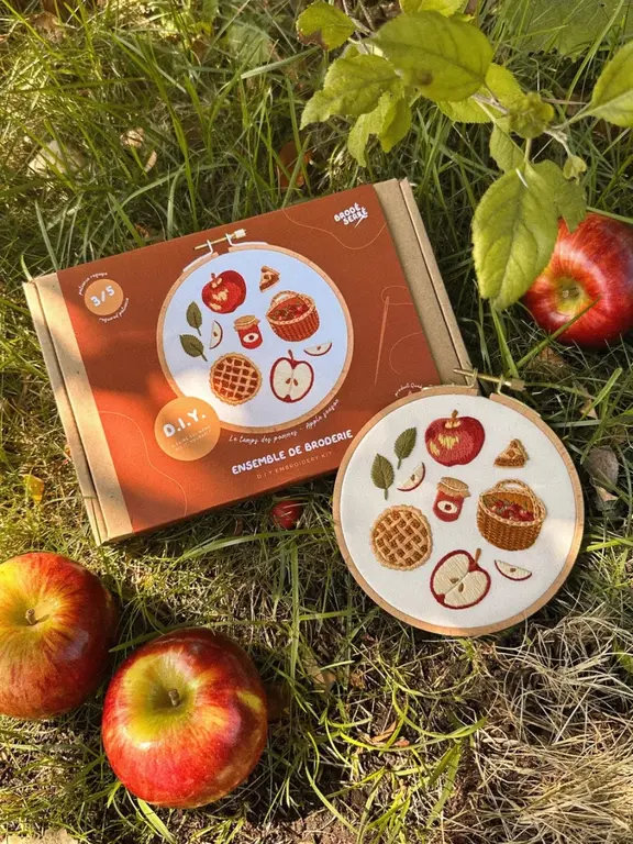 BRODÉ SERRÉ ENSEMBLE DE BRODERIE - LE TEMPS DES POMMES