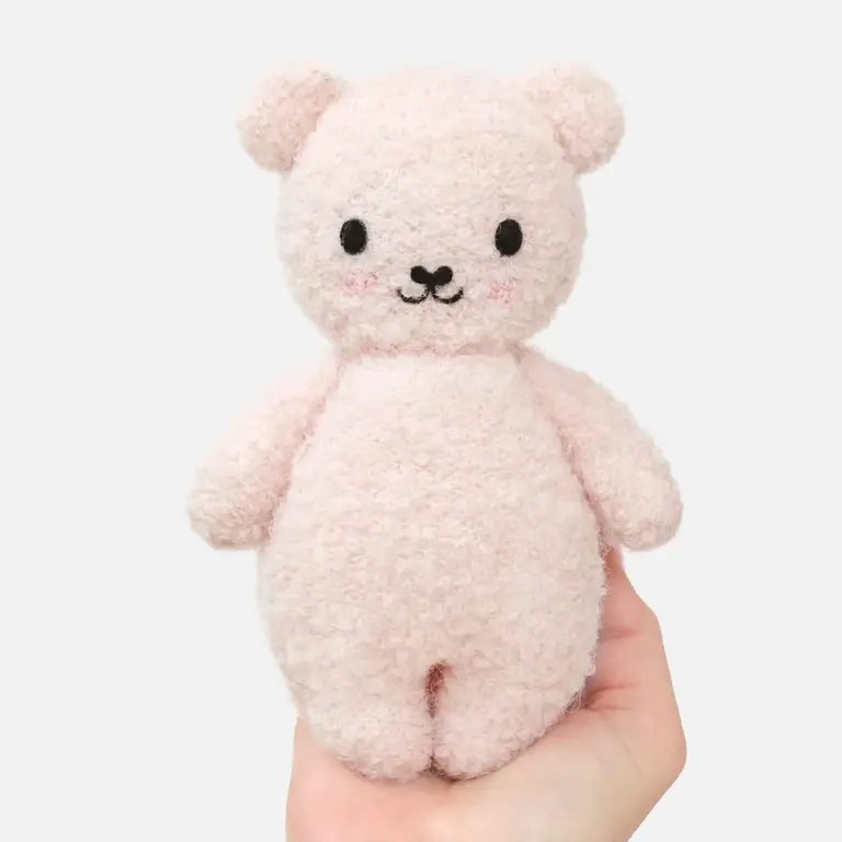 CUDDLE + KIND PELUCHE BÉBÉ OURS BOUCLÉ - FRAISE