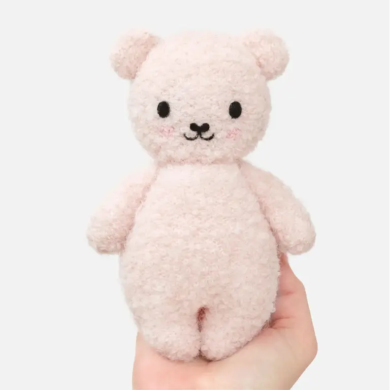 CUDDLE + KIND PELUCHE BÉBÉ OURS BOUCLÉ - FRAISE