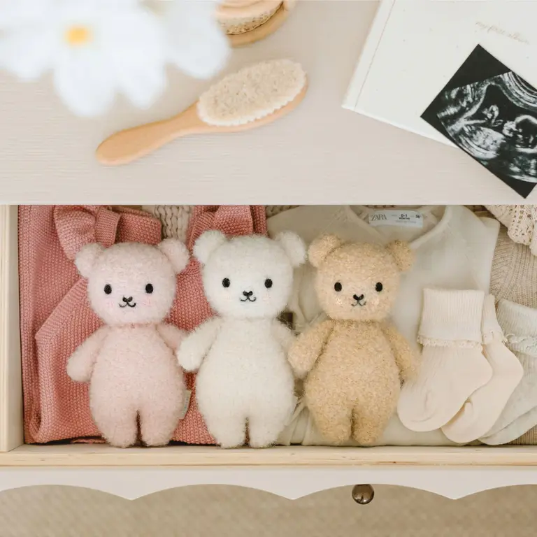 CUDDLE + KIND PELUCHE BÉBÉ OURS BOUCLÉ - MIEL