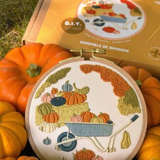 BRODÉ SERRÉ ENSEMBLE DE BRODERIE - CHAMP DE CITROUILLES