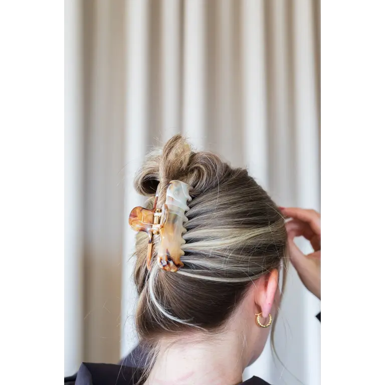 GIBOU LARGE GEL EFFECT HAIR CLIP - CREAM