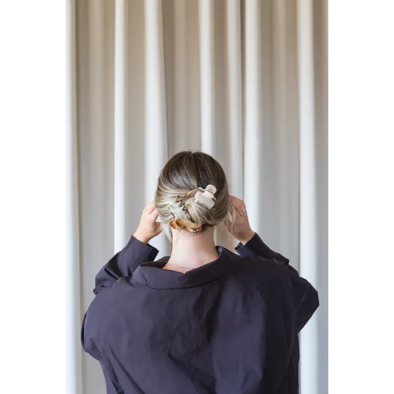 GIBOU SMALL GEL-EFFECT HAIR CLIP -  CREAM