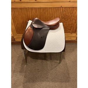 HDR Used HDR Close Contact Saddle 17.5" R