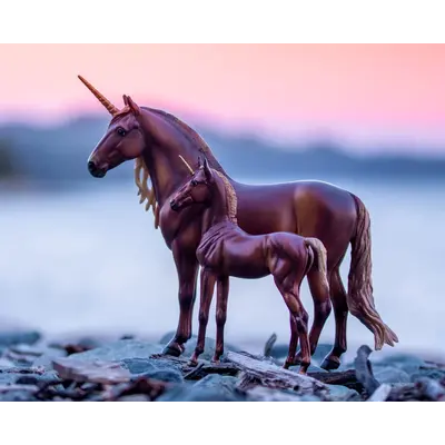 Breyer Breyer Cyrus and Solana
