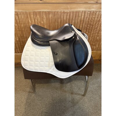 Used Devoucoux Biarritz Saddle 17.5"