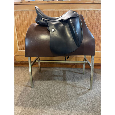 T429 Used 17.5” Bates Innova Dressage