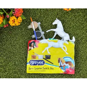 Breyer Breyer - Paint & Play Horse Surprise