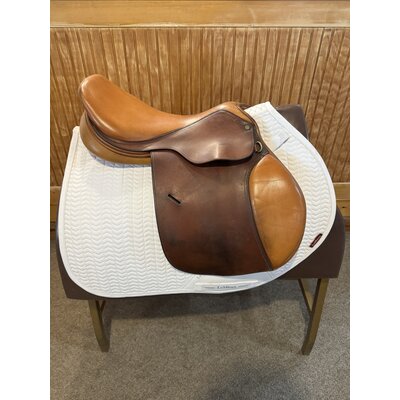 Used Circuit Jump Saddle - 17" M