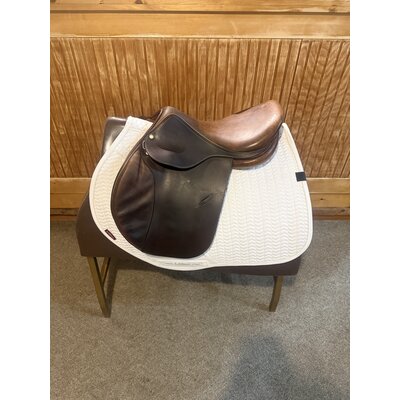 Childrec Used Lux Childrec Jump Saddle - 16.5"