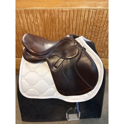 Bates T496 - Used Bates Caprilli Close Contact w/ Luxe Leather - 17" Forward/Long Flap