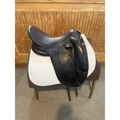 Used Devoucoux Malkia Lab Dressage Saddle w/ Blue Piping - 18.5"