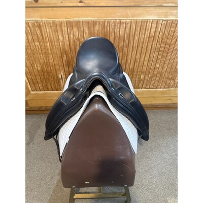 Used Devoucoux Malkia Lab Dressage Saddle w/ Blue Piping - 18.5"