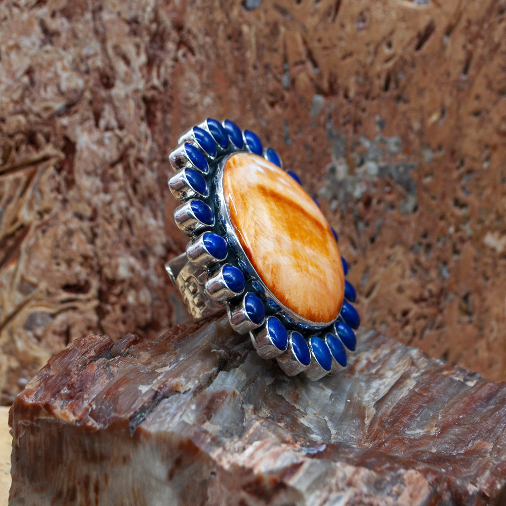 Federico Adjustable Spiny Oyster with Lapis Ring