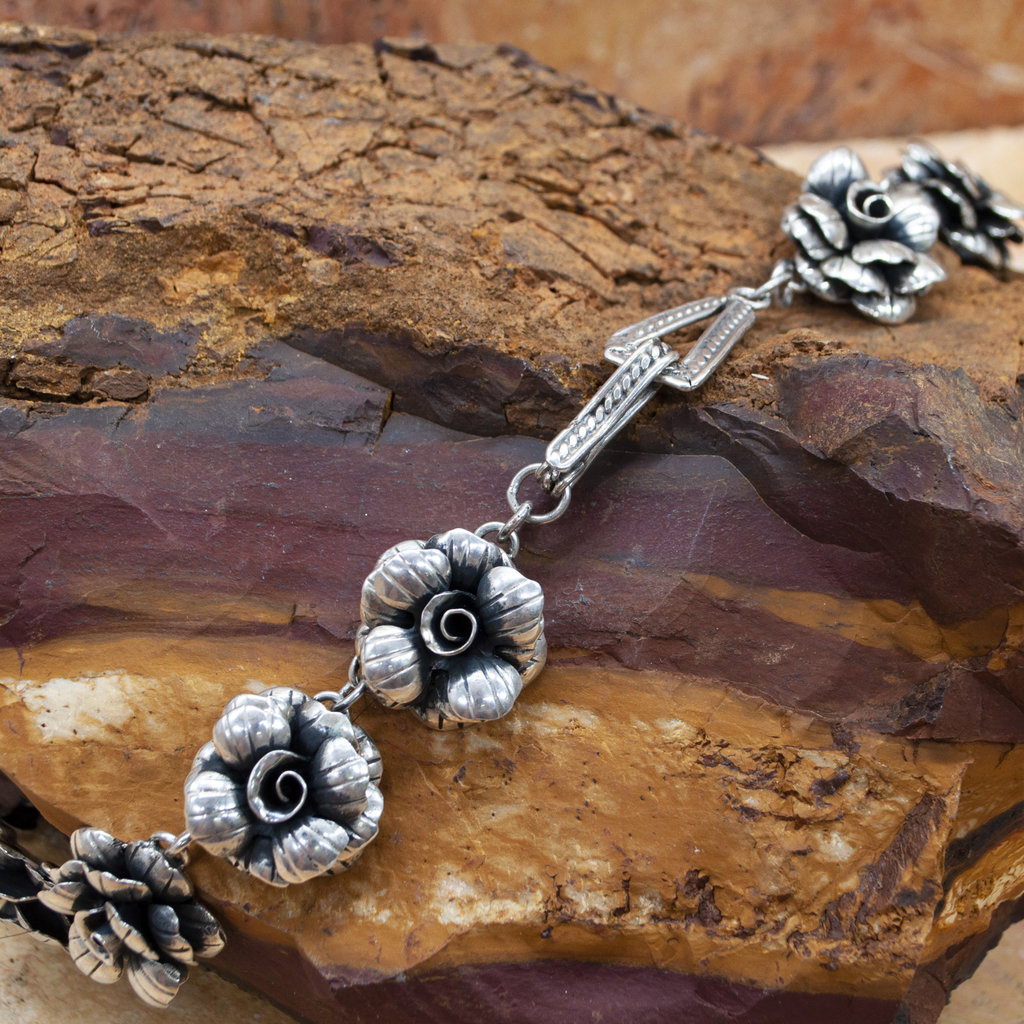 Federico 20" Silver Flower Necklace