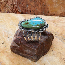 RUNNING BEAR Royston Turquoise Cuff