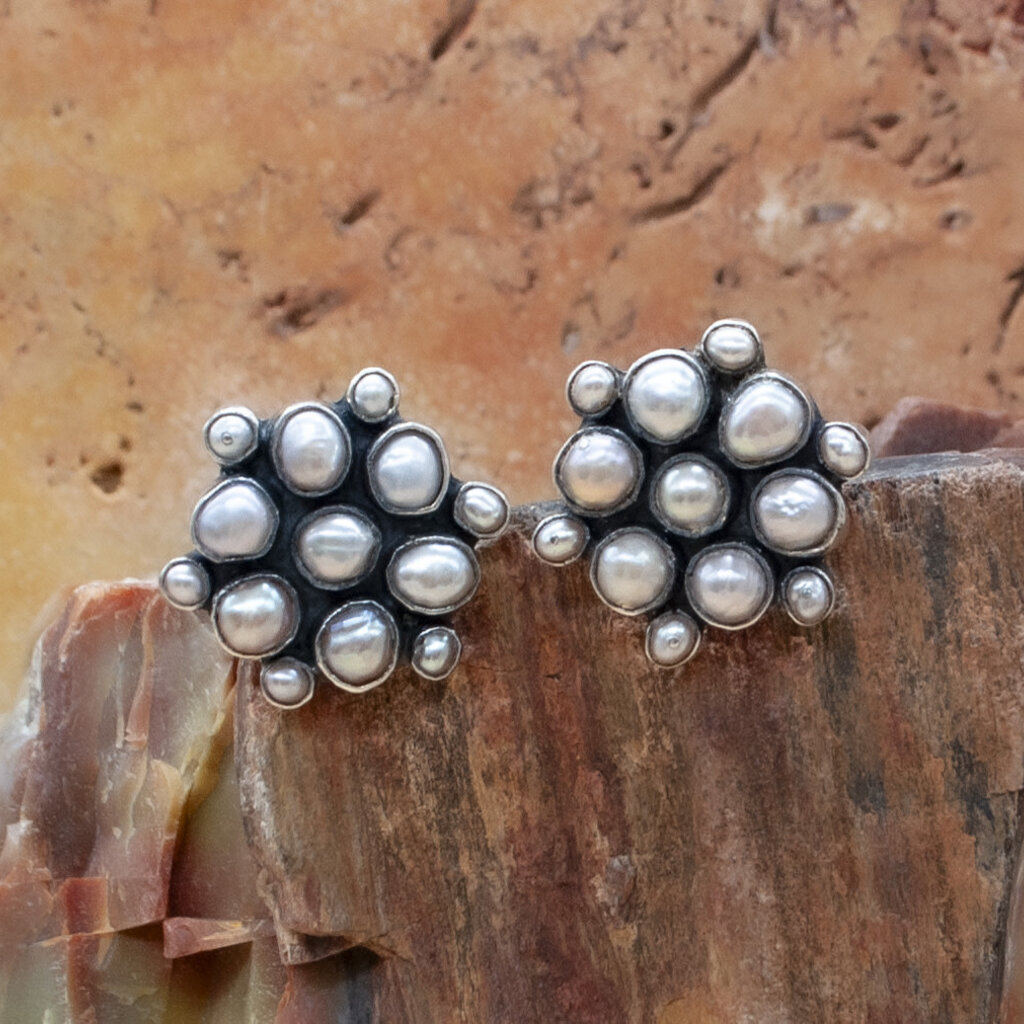 Federico Pearls Flower Post Earrings