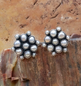 Federico Pearls Flower Post Earrings