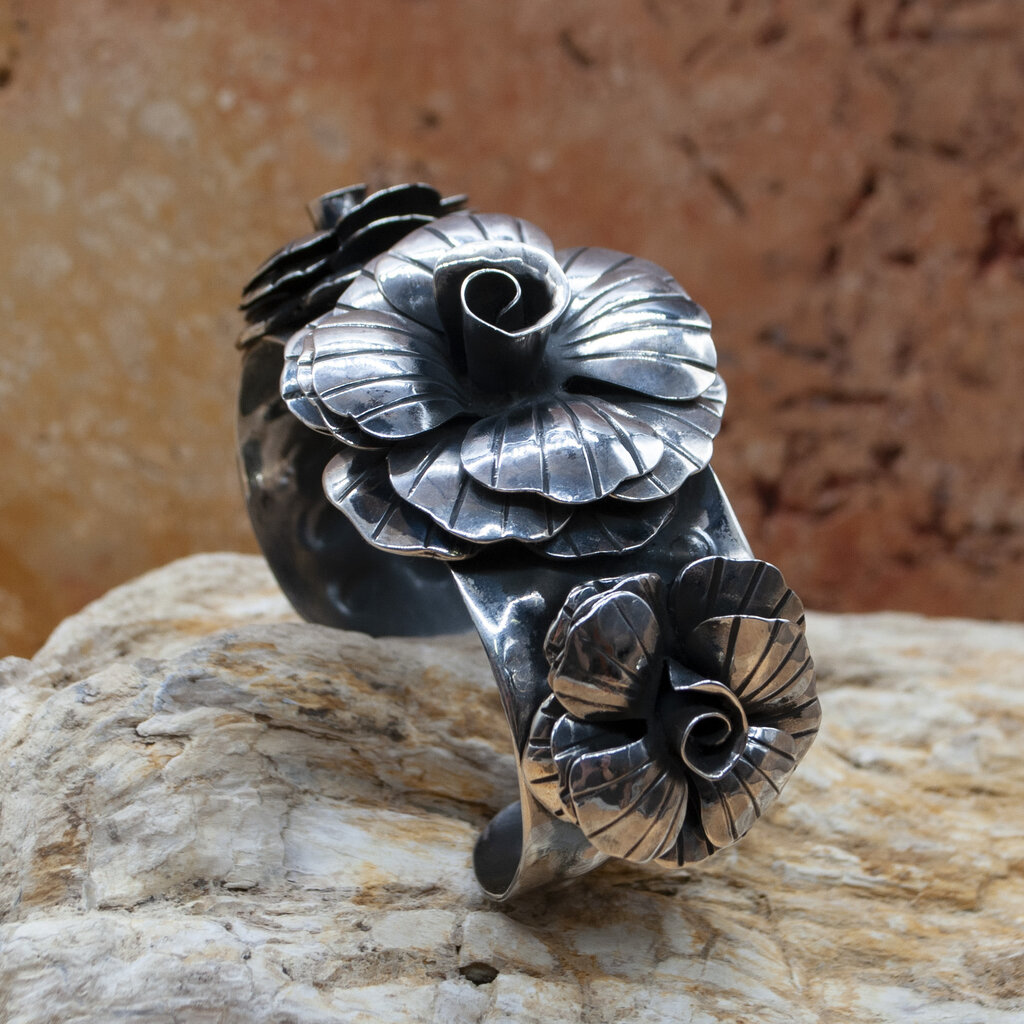 Federico Silver 3 Rose Cuff