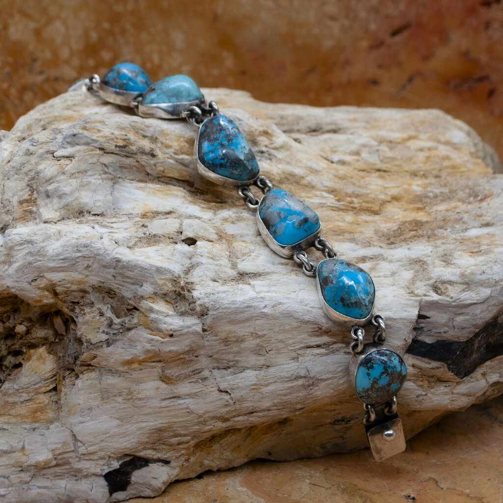 7 Stone Kingman Turquoise Link Bracelet