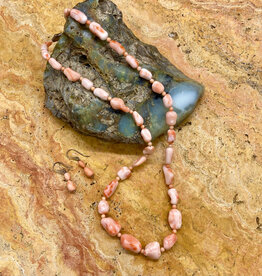 Momo Coral (Japan) 28" necklace w/ earrings