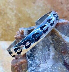 Deer track Hopi overlay silver cuff 6.75"