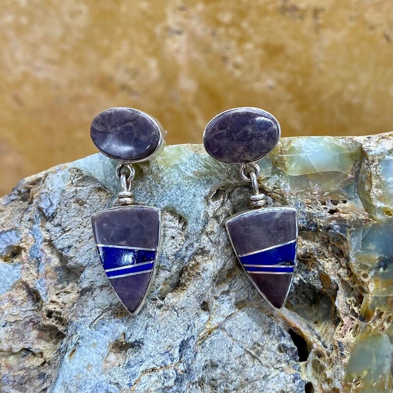 Onyx & lapis inlay post earrings
