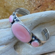 3 stone conch shell cuff - Larry Kaye - 6.5"
