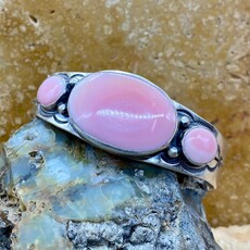 3 stone conch shell cuff - Larry Kaye - 6.5"