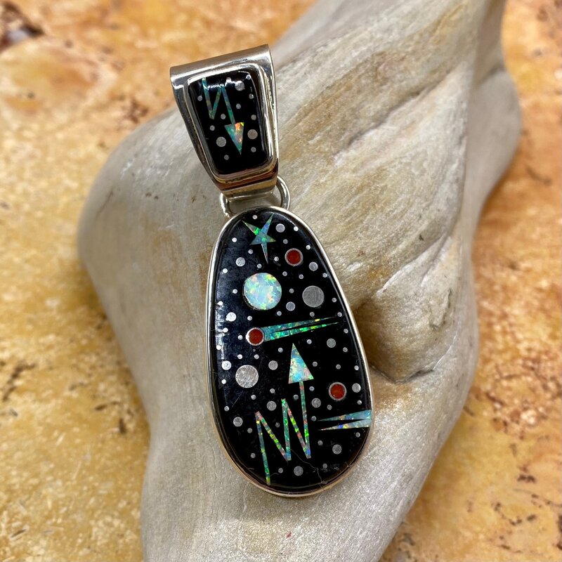 Micro inlay oval pendant w/ earrings