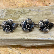 24" Flower Necklace (18-Flowers)