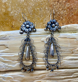 Silver Flower Sangle Earrings